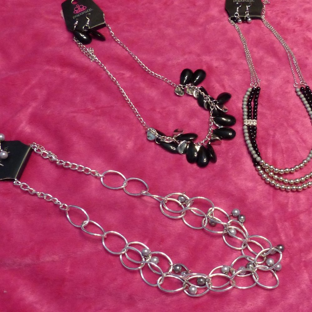 5 Paparazzi Silver Necklaces - Picture 2 of 6